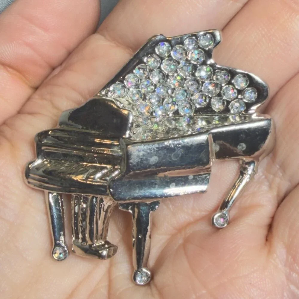 Vintage Piano Brooch Rhinestone Grand Piano Music Pin Silver Tone 2”